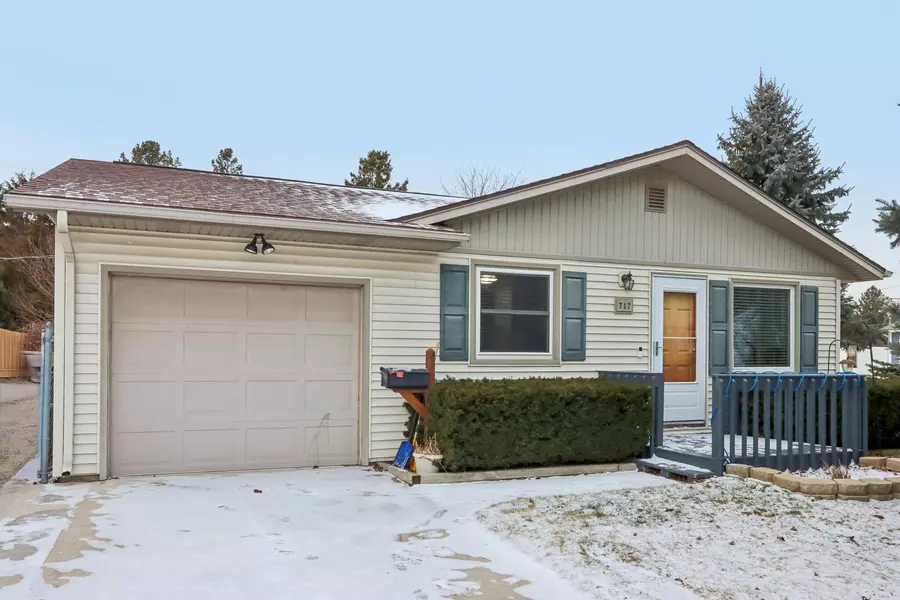 717 David Ave, Sheboygan Falls, WI 53085