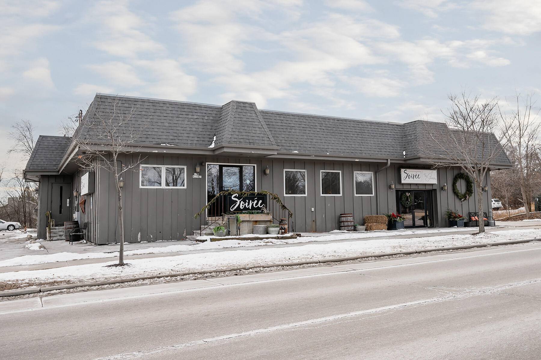 S76W17745 Janesville Rd,  Muskego,  WI 53150
