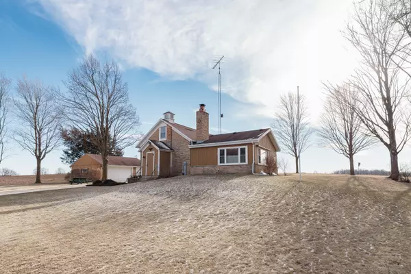 W3653 Decora Rd, Hubbard, WI 53032