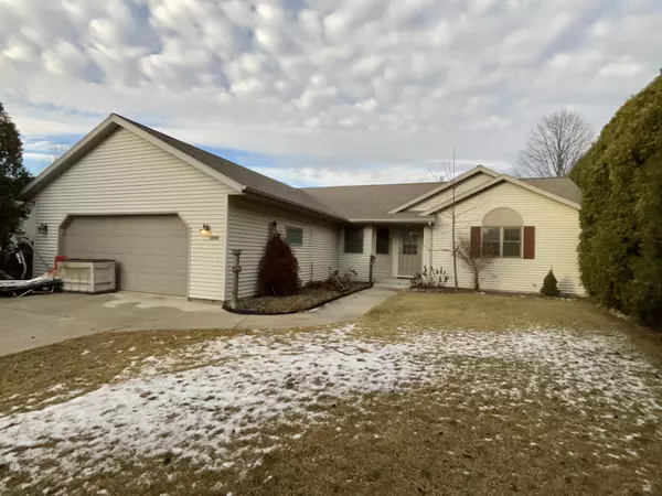 2542 Fox Ridge Ct, Sheboygan, WI 53081