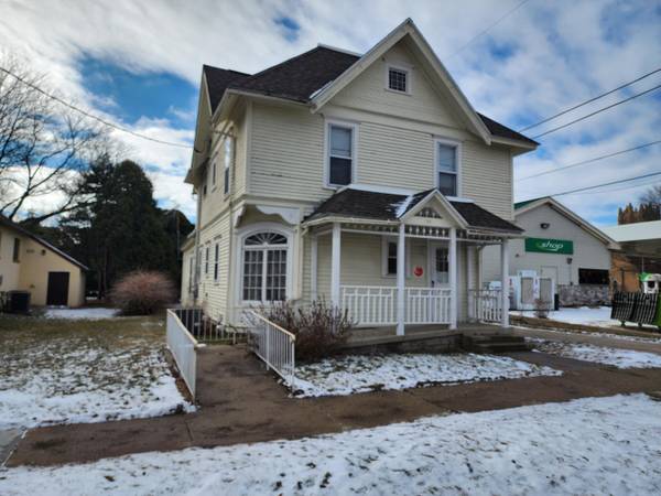 14 S 3rd St E, Fort Atkinson, WI 53538