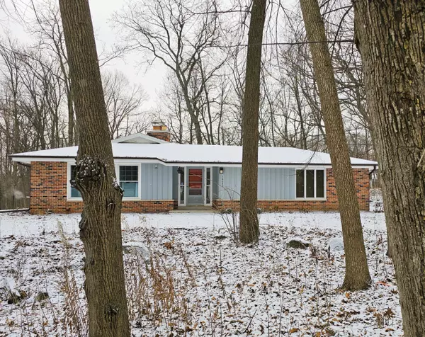 14245 Golf Pkwy, Brookfield, WI 53005