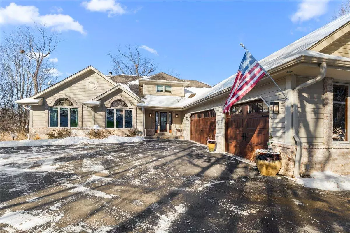 Merton, WI 53029,N71W30930 Club Cir E