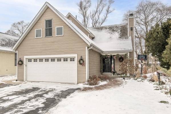 N9171 Elm St, East Troy, WI 53120