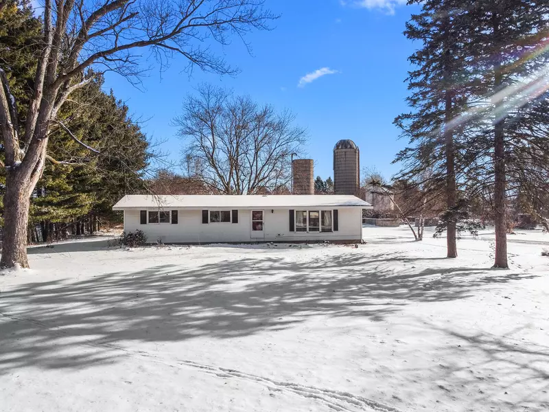 4170 Dam Rd, Delavan, WI 53115