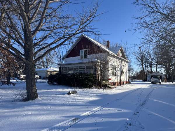 709 15th Ave, Union Grove, WI 53182