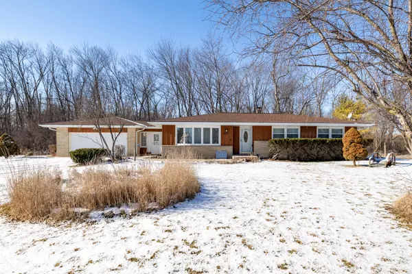 W140N6293 Lilly Rd, Menomonee Falls, WI 53051