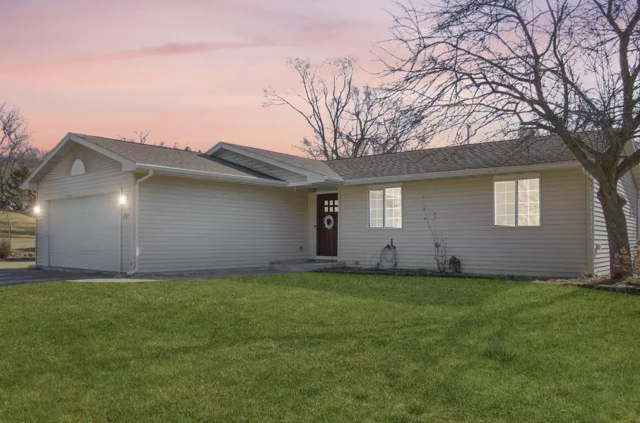 1383 Edgewood Dr, Lake Geneva, WI 53147