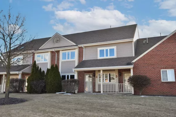 558 Westfield Way Unit C, Pewaukee, WI 53072