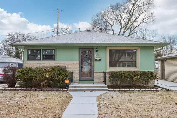 5435 W Midland Dr, Milwaukee, WI 53220
