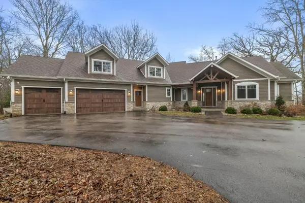 11915 208th Ave, Bristol, WI 53104