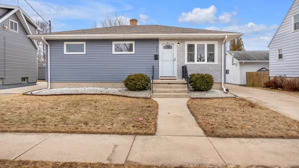 2031 24th St, Two Rivers, WI 54241