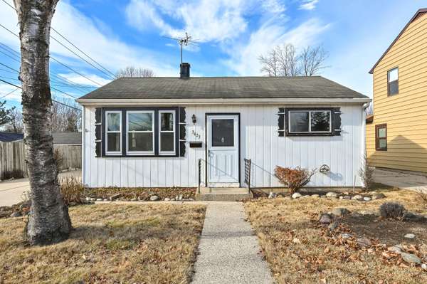 3423 S 65th St, Milwaukee, WI 53219