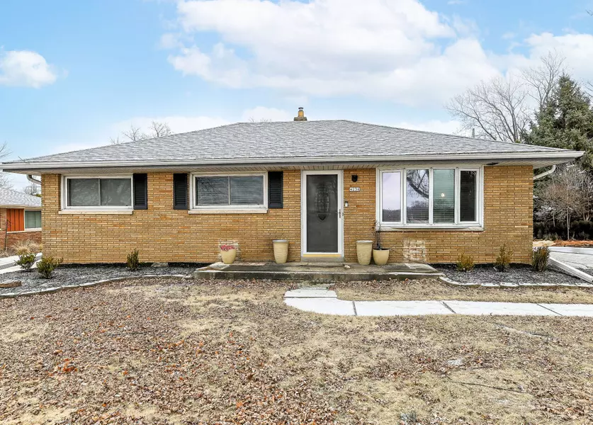 4236 S 84th St, Greenfield, WI 53228