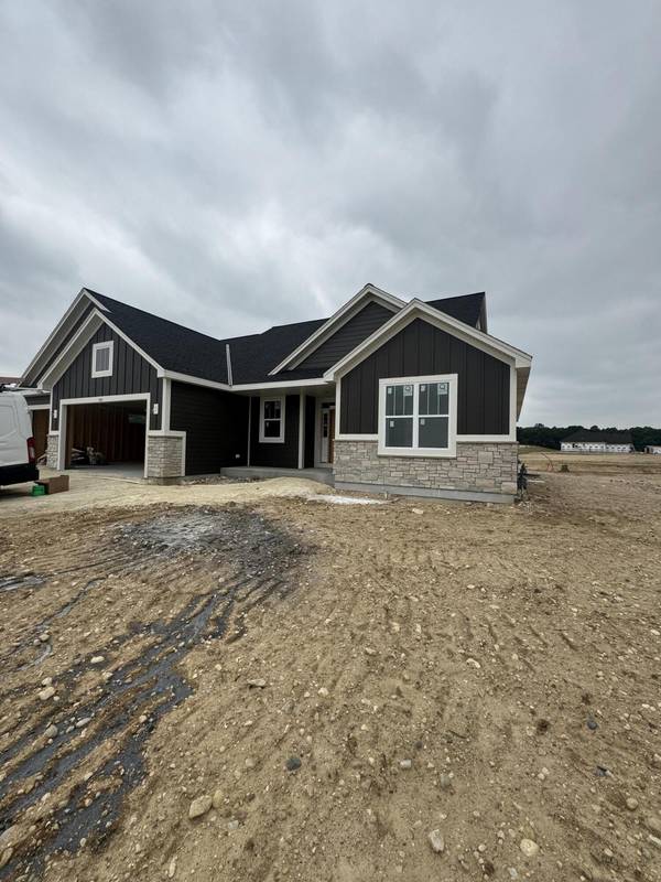497 Limestone Ln, Slinger, WI 53086
