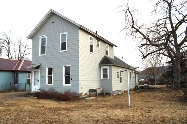 1029 2nd St W, Winona, MN 55987