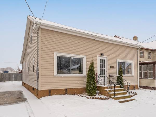 1607 20th St, Two Rivers, WI 54241