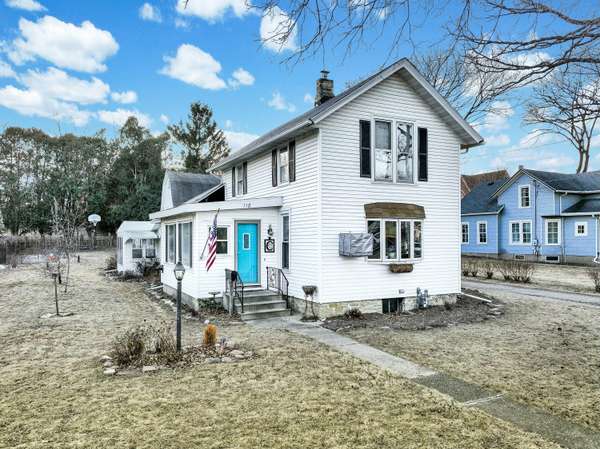 118 W Oak St, Lake Mills, WI 53551