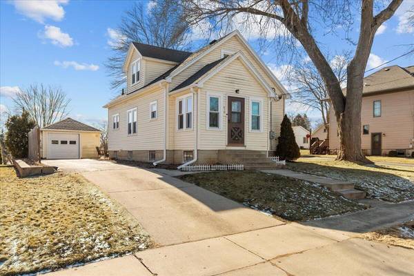 619 Highland Ave, Kewaskum, WI 53040