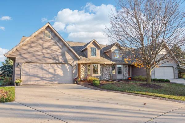 W203N16198 Pin Oak Cir Unit 2, Jackson, WI 53037