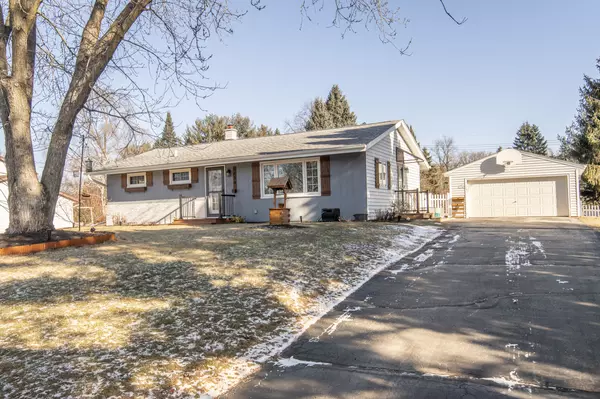 5434 S 200th St, New Berlin, WI 53146