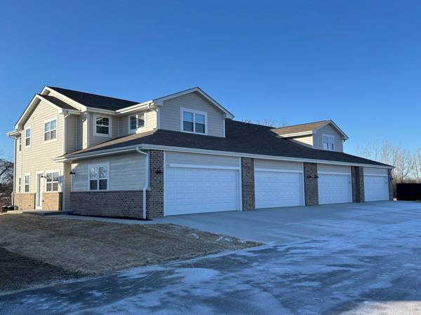 470 Quiet Meadow Ln Unit C, Johnson Creek, WI 53038