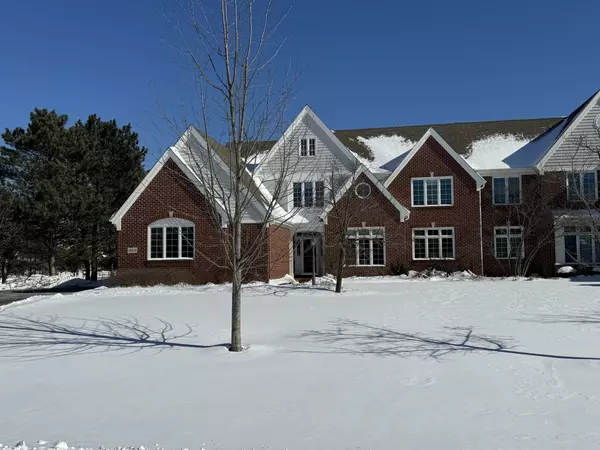 10632 N Hidden Reserve Cir, Mequon, WI 53092