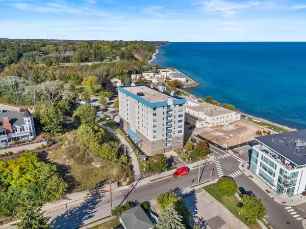 415 N Lake St Unit 604, Port Washington, WI 53074
