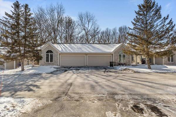 1525 Quietwood Ln, West Bend, WI 53090