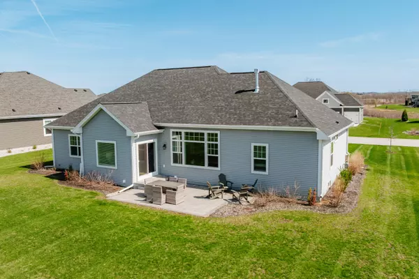 Pewaukee, WI 53072,N46W22348 Boxleaf Ln