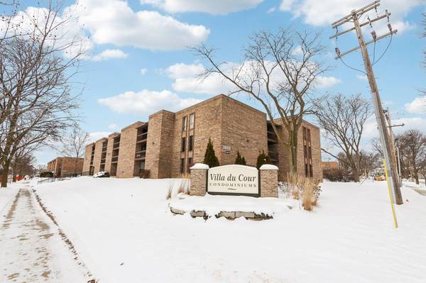 3609 N Tucker Pl Unit 303, Milwaukee, WI 53222