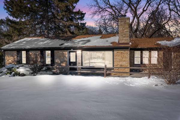 400 W Montclaire Ave, Glendale, WI 53217