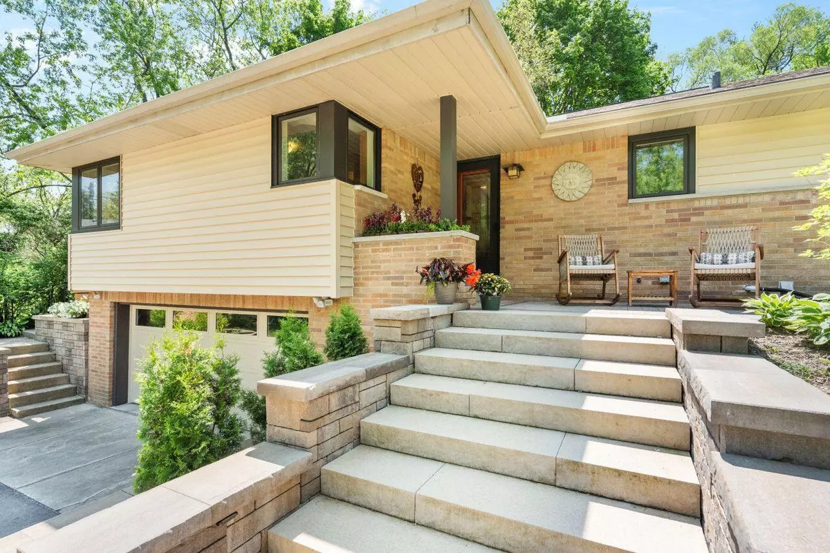 Mequon, WI 53097,11702 N Silver Ave