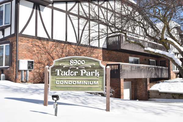 8900 N Park Plaza Ct Unit 111, Brown Deer, WI 53223