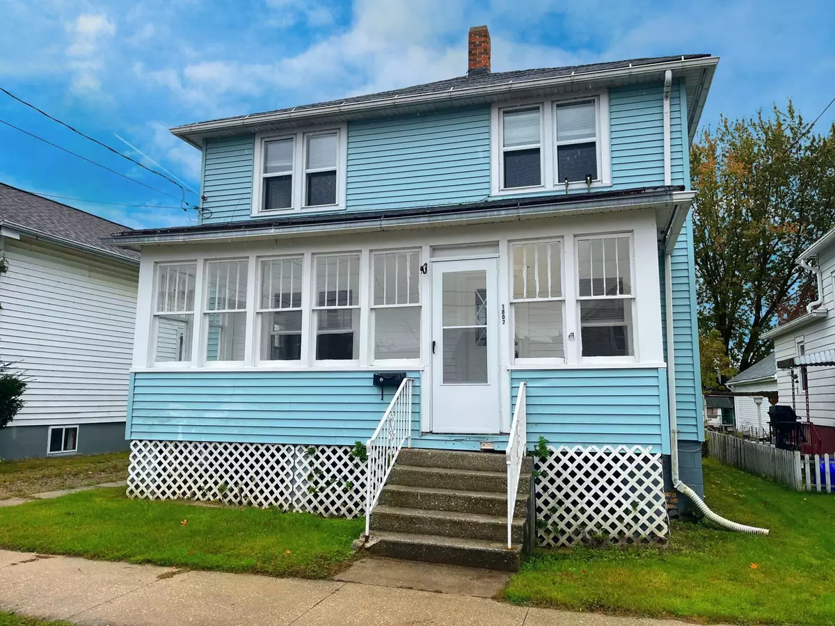 Two Rivers, WI 54241,1807 21st St