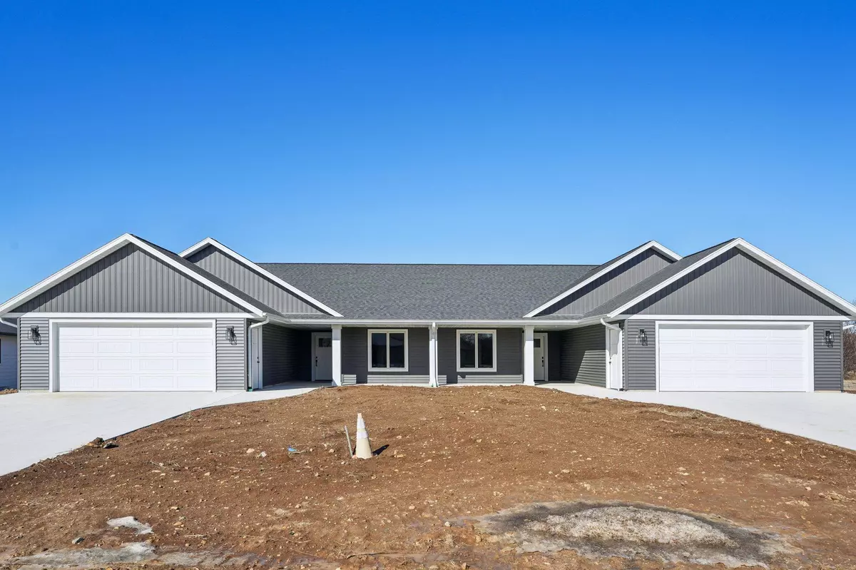 Random Lake, WI 53075,515 Raybern Ct Unit 7