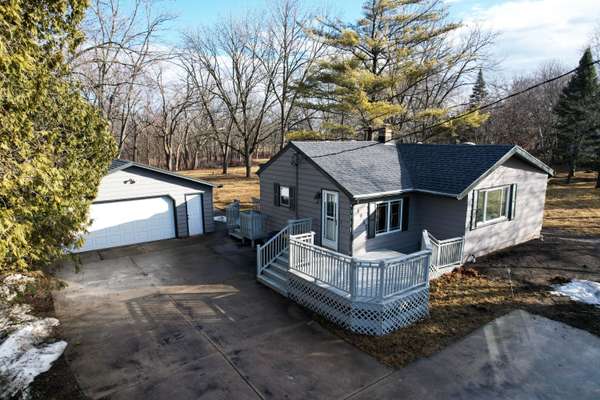 1922 W Oakwood Rd, Oak Creek, WI 53154