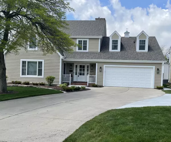 Whitefish Bay, WI 53217,6271 N Lake Dr