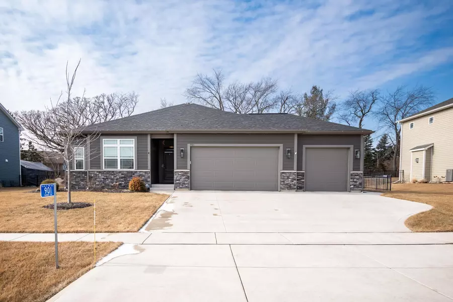 901 Fairway Dr, Twin Lakes, WI 53181