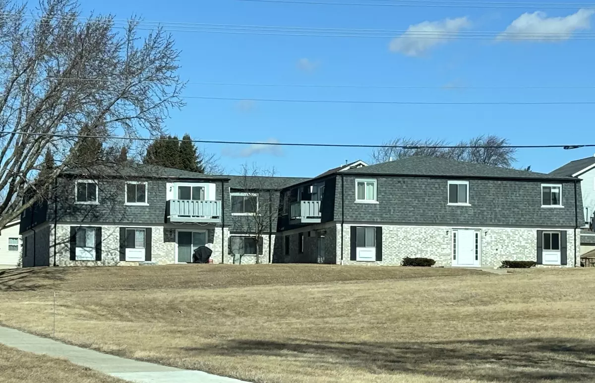 West Bend, WI 53090,1608 Creek Rd Unit 202