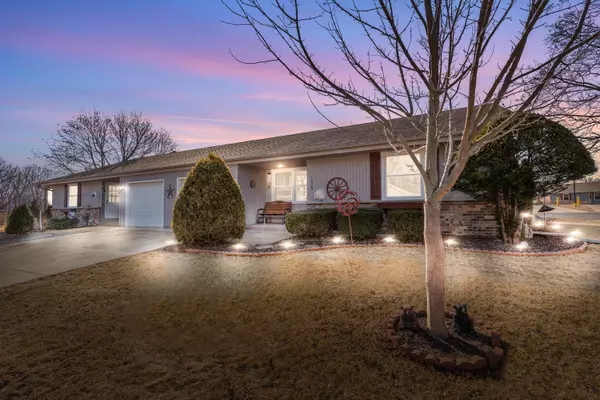 1835 Hilltop Dr, West Bend, WI 53095