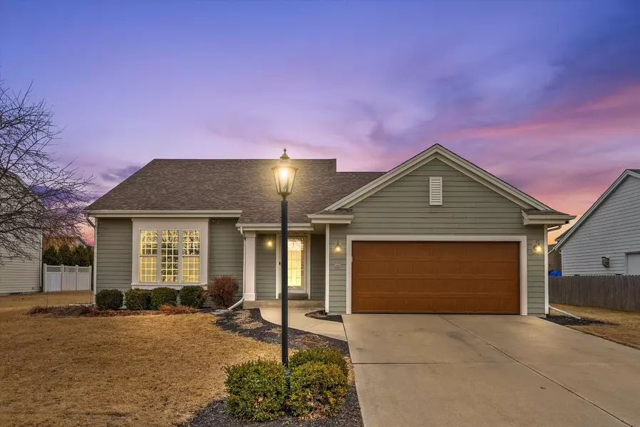 260 N Sweetwater Blvd, Port Washington, WI 53074