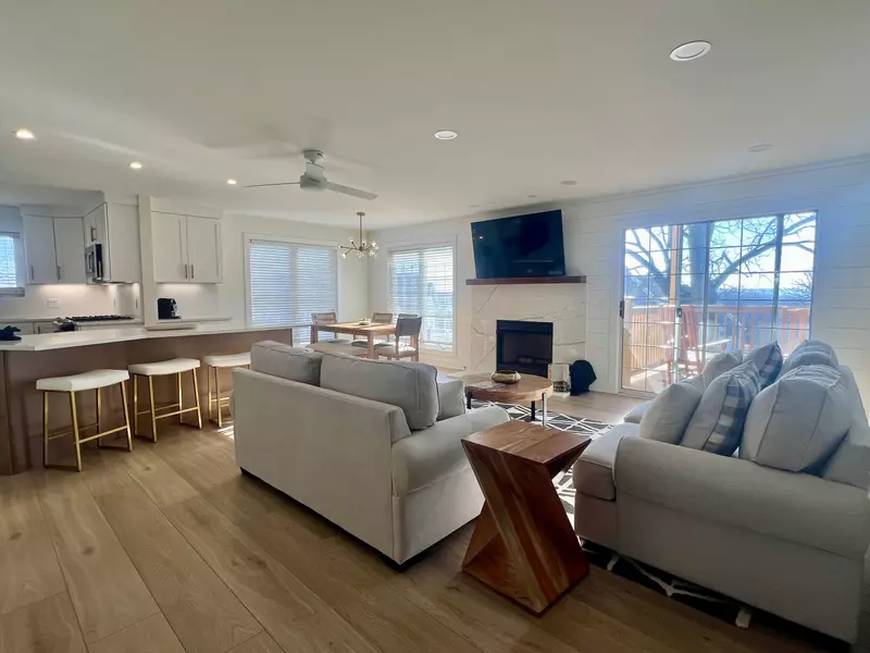 1075 Lakeland Dr Unit 9-26, Geneva, WI 53147