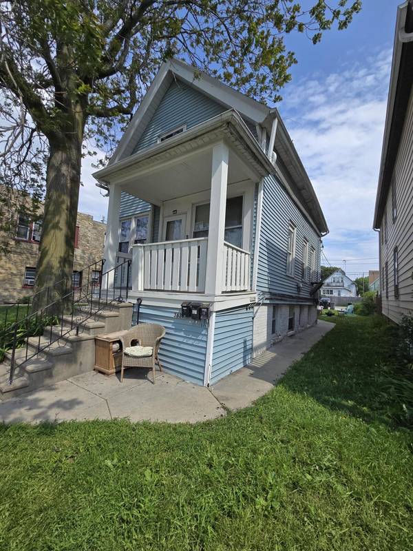3630 E Barnard Ave, Cudahy, WI 53110