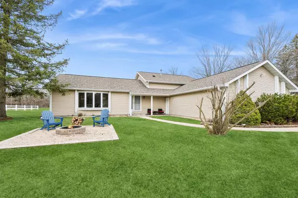 N2021 N Lake Shore Dr, Walworth, WI 53125