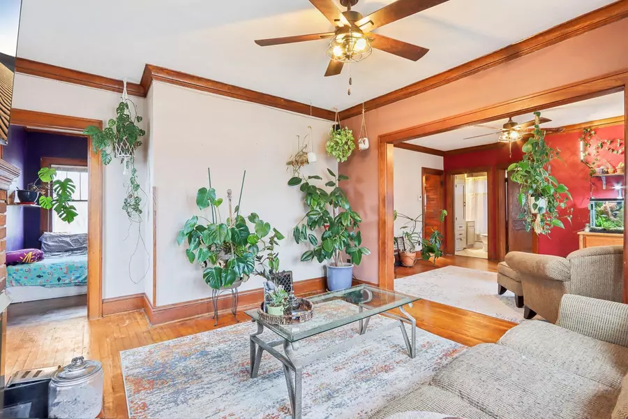 3615 W Cold Spring Rd, Greenfield, WI 53221