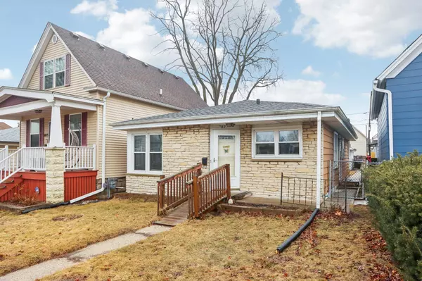 3871 E Pulaski Ave, Cudahy, WI 53110