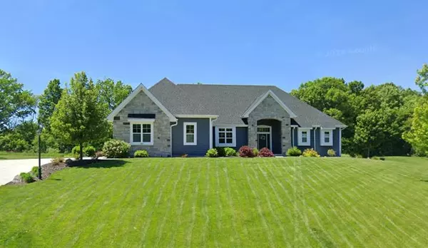 1061 Timber Stone Way, Richfield, WI 53033