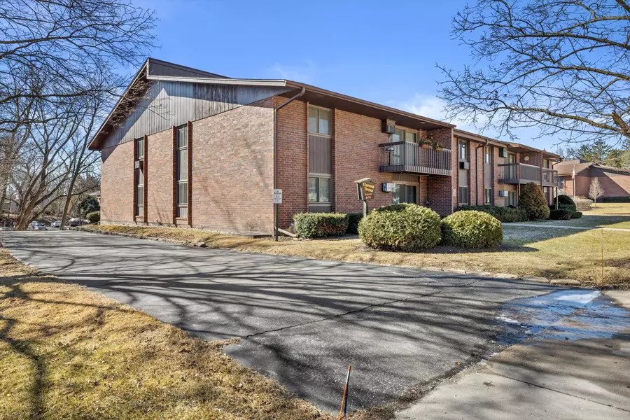 1250 Wisconsin St Unit 206B, Lake Geneva, WI 53147