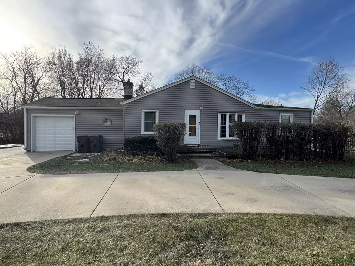 New Berlin, WI 53146,1711 S East Ln